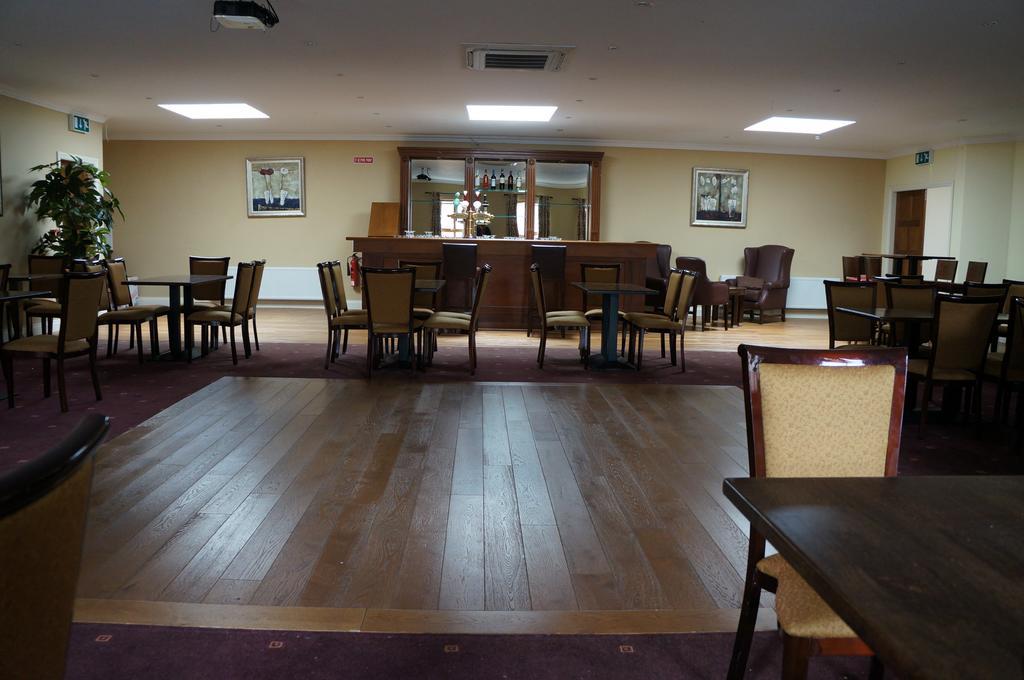 רוסקומון Jacksons Restaurant And Accommodation מראה חיצוני תמונה